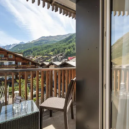 布里斯都酒店 3* 采尔马特