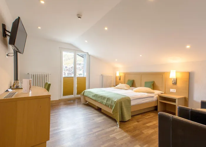 布里斯都酒店 3*