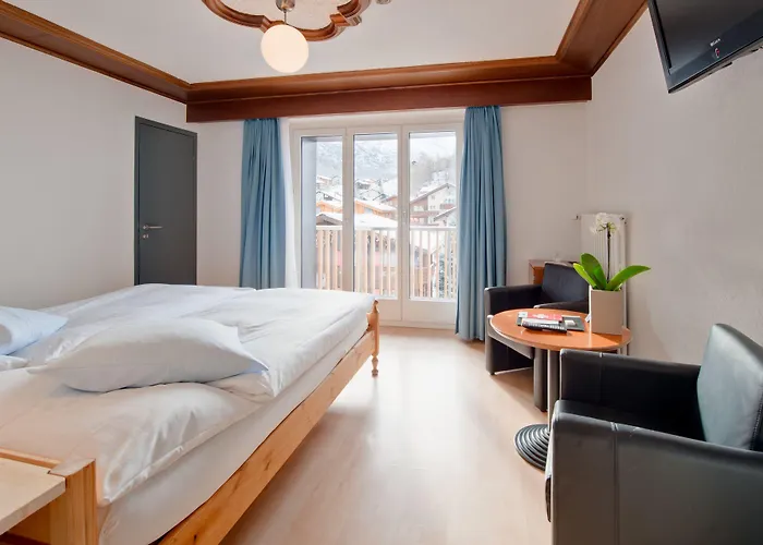 Отель Bristol 3*