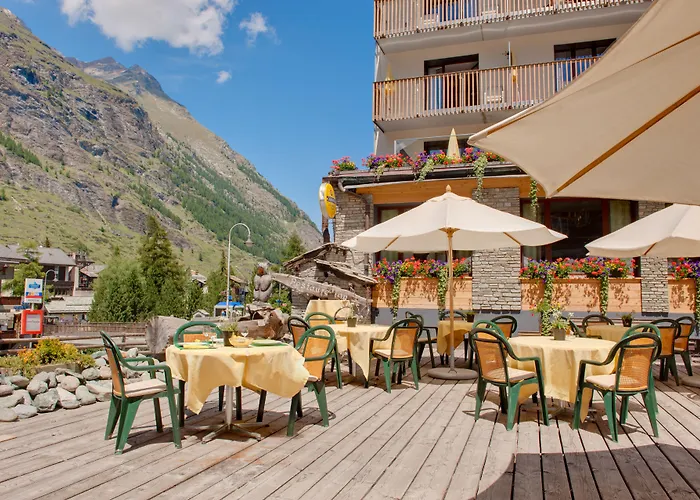 Bristol Отель 3*