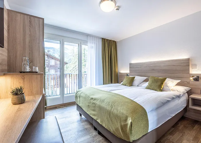 Отель Bristol 3*